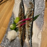 旬肴・旬鮨 北浜 やっこ - 大きな秋刀魚の塩焼き