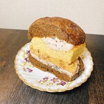 下田流 - 珈琲小豆きなこチョコケーキベーグルサンド(650円)