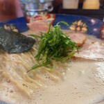 創作白湯 かなで食堂 - 麺の納まりも良いですねぇ^^