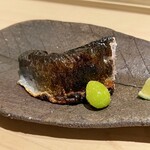 鮨 むらやま - 骨抜き状態でそのまま香ばしく