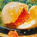 王道家直系 家系ラーメン がく - 味玉も良い感じ‼️