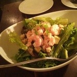 エビとアボカドの亜麻仁油サラダ