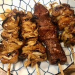 福福 やきとり店 - 白もつ2本、豚レバー、若鶏¥100-〜¥80-/本!