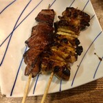 福福 やきとり店 - 豚レバー、鶏皮