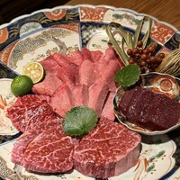 大皿焼肉 老中 - 大皿焼肉の冠に相応しい圧巻のビジュアル！さあ、いただきます❤️
