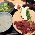 純和牛焼肉 無限亭。 - 