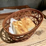 マカウダ - 自家製フォカッチャ