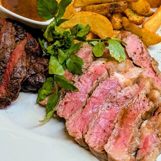 お肉、生牡蠣など、お食事もご利用頂けます