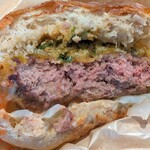 なぎさのハンバーガー - トライアルチーズバーガー（食べ掛け御免）