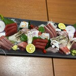 うなぎ割烹山田 - お刺身盛り合わせ（3人前）