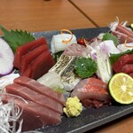 うなぎ割烹山田 - お寿司屋さん顔負けの刺身盛り合わせ