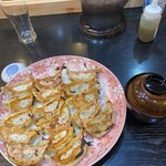 とことん餃子の朝日屋 - 