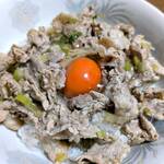山平のたまご - 自宅の“すた丼”に入れてみた