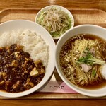 山椒の実 - 麻婆丼＋半ラーメン