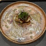 鮨 こん藤 - 本メヌケの藁焼き 玉ねぎのソース　◎