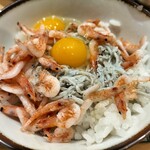 伊豆長岡 京急ホテル - 駿河丼。かちの鶉卵ももらいました。