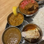 スパイスアンドカレー黄金の風 - 