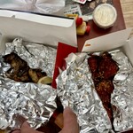 辛ちゃん - 炭火焼き塩チキンとヤンニョムチキン