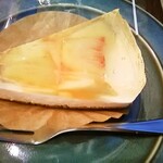 calm - 桃のゼリーケーキ