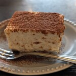 クアットロクオーリ - ティラミス　甘さ控え目で◎