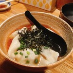 餃子 すぐるや - おろし餃子。
水餃子風でタレは優しいポン酢のような味わい。
大根おろしとめっちゃ合う❤️
独り占めして食べたい美味しさだった。