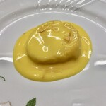 レストラン 代官山小川軒 - 帆立貝の サフランソース掛け