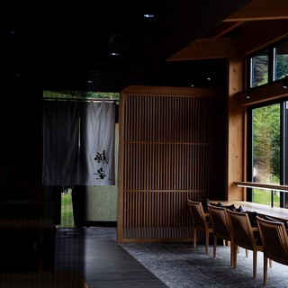 昼から注文OK◆地酒や焼酎、クラフトジンも豊富にご用意