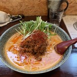 金ゴマ たんたんたん麺 樂 - 料理写真: