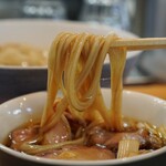 ヨコクラストアハウス - つけ汁に漬けてリフト！昆布水を纏ってテラテラしてる。。