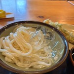 手打ちうどん つるや - 氷ゴロゴロ