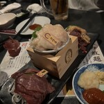 日本の酒と馬の肉 ウマ○ - 
