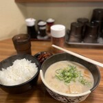 老虎苑 - あっつあつの『かす汁定食』@600円