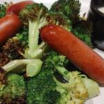 てつ食堂 - ブロッコリーのグリル（アンチョビソース）650円