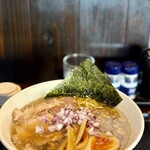 麺や 虎 - 限定の背脂煮干し1,000円