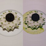 オマージュ - 右側がソースをかけたあと。