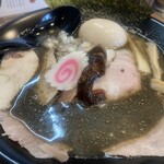 IKEMEN - 丼器が黒だからスープの色が分かりづらい……