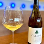 エピセ - ペアリング＃３ カリフォルニア産のシャルドネ。 どっしりとした重さ、桃のようなリッチな香り。まろやかな生クリームの風味がふんわりと広がります。柔らかいけど余韻をひく旨さ。