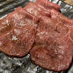 焼肉 ジャンボ - 
