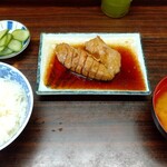 みっちゃん食堂 - 日替り定食(マグロの煮付け)    800円