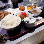 ほびーい喫茶店 - 生姜焼き納豆セット豪華版 (値段お任せ)