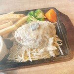 レストラン本陣 - ソースかけた‼️グツグツ‼️