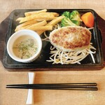 レストラン本陣 - 料理写真:キノコクリームソースハンバーグ