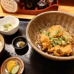 赤玉食堂 - とり天ぶっかけ香椒麺定食　￥1000