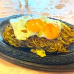 伊勢路本店 - 料理写真:ぶた焼きそば　玉子TP
玉子は半熟が2個　ポイント高いです