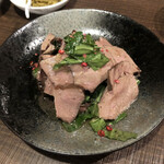 肉山 - 1．低温調理した和牛ハツのマリネ