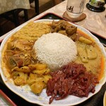 Sri Lanka Restaurant Mr.Thuna Paha - チキン・ジャガイモ・ビーツ・ダル・サカナ