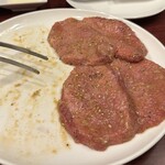 炭火焼肉市場 済州家 本店 - 