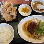新新園 - 汁なし担々麺ランチ¥890