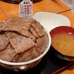 焼肉丼 みらく - 倍盛り丼（神戸牛ロース・ご飯600g）
