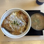 かつや - 料理写真:かつ丼（梅）・とん汁（小）